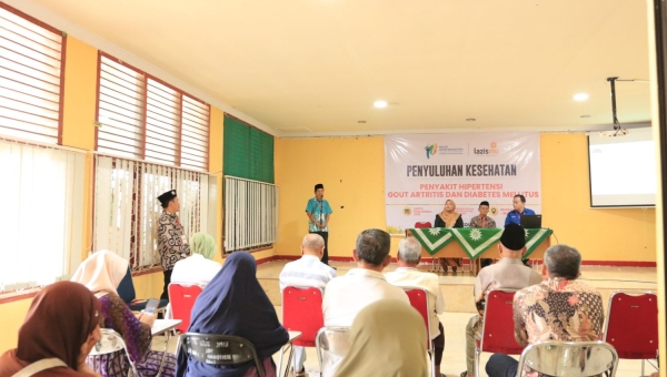 Prodi Keperawatan Anestesiologi UM Jambi Bersama LazisMu Wilayah Jambi Gelar Pemeriksaan Kesehatan dan Pengobatan Gratis